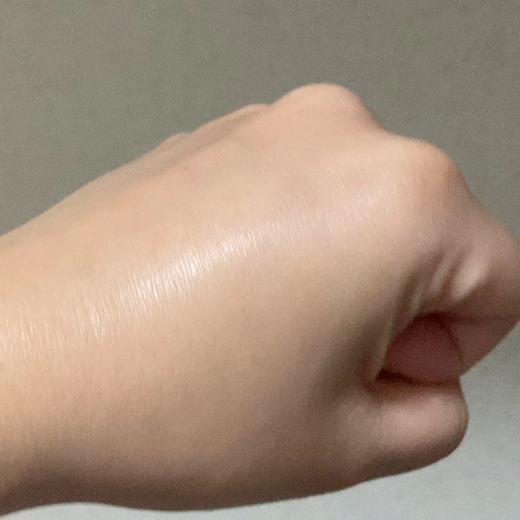 乾燥さん 薬用水分力ブライトニングエッセンス【医薬部外品】/乾燥さん/美容液の動画クチコミ5つ目