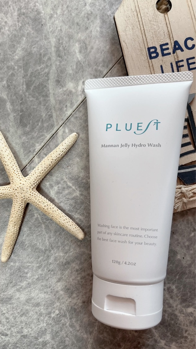 
最近PLUESTさんのシリーズにハマっています
tの所が十字架になっていて　ロゴも可愛くて好き❤️
今回使ってみたのは
マンナンジェリーハイドロウォッシュという洗顔料です。
マンナンって蒟蒻！！
こんにゃくゼリーを思い出してしまう（こちら