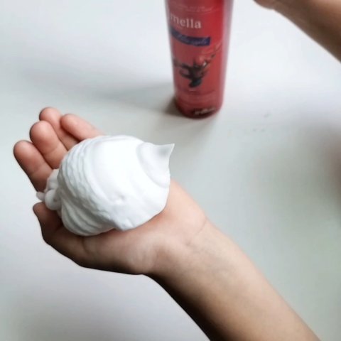 ジェイメラ レッドホイップHFBソープ／スパイダーマン/jmella/泡洗顔の動画クチコミ1つ目