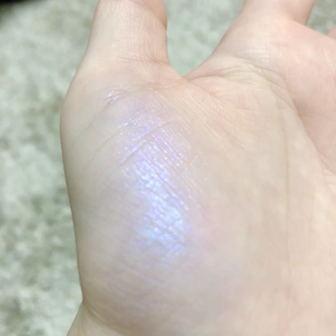 hince トゥルーディメンショングロウチークのクチコミ「
チークをアイシャドウに！

ひと塗りで透明感の出るお目目🥺❤︎


最近来ている韓国コスメh.....」（3枚目）