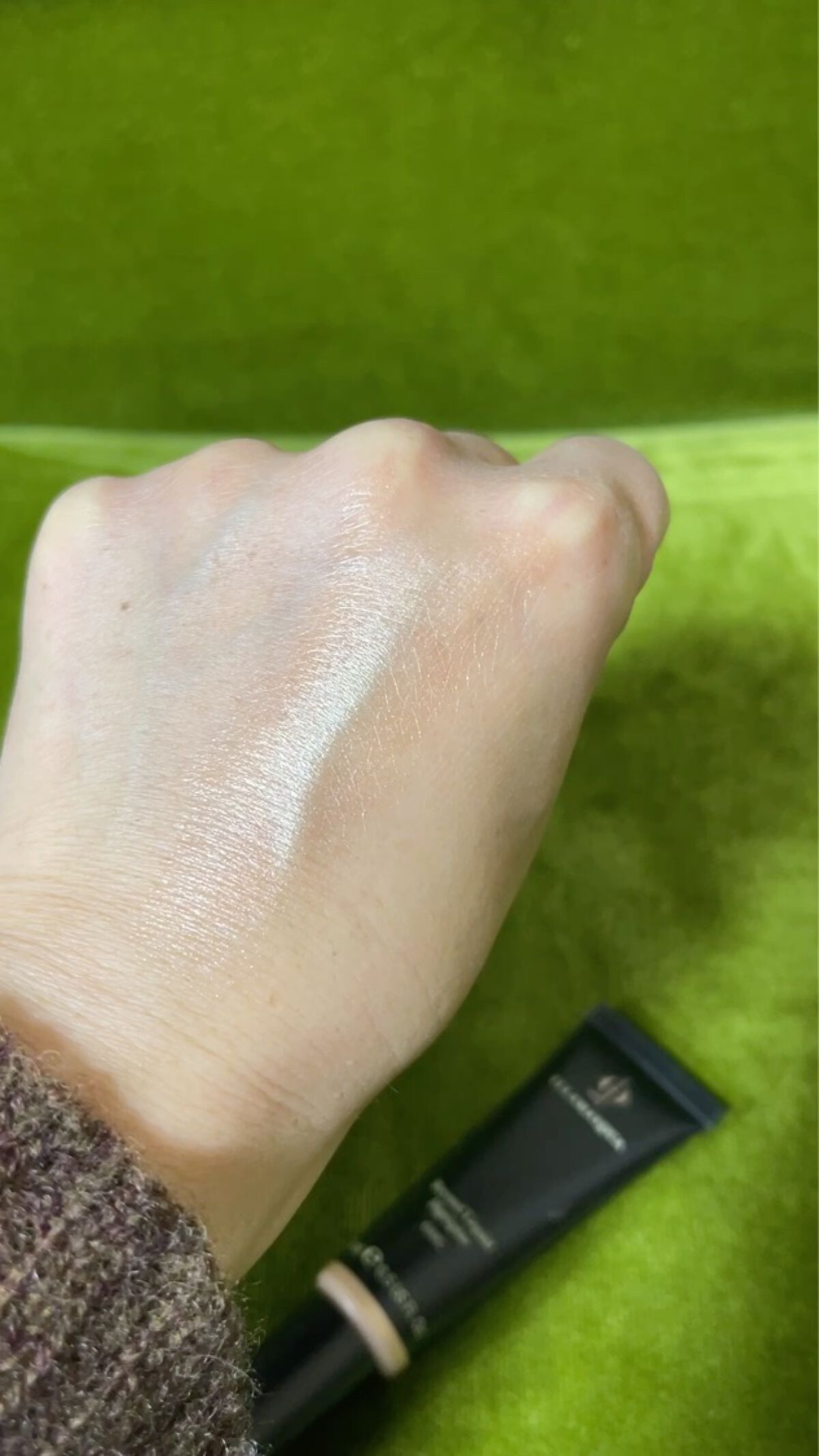 ビヨンドリキッドハイライター/Illamasqua/リキッドハイライトの動画クチコミ5つ目