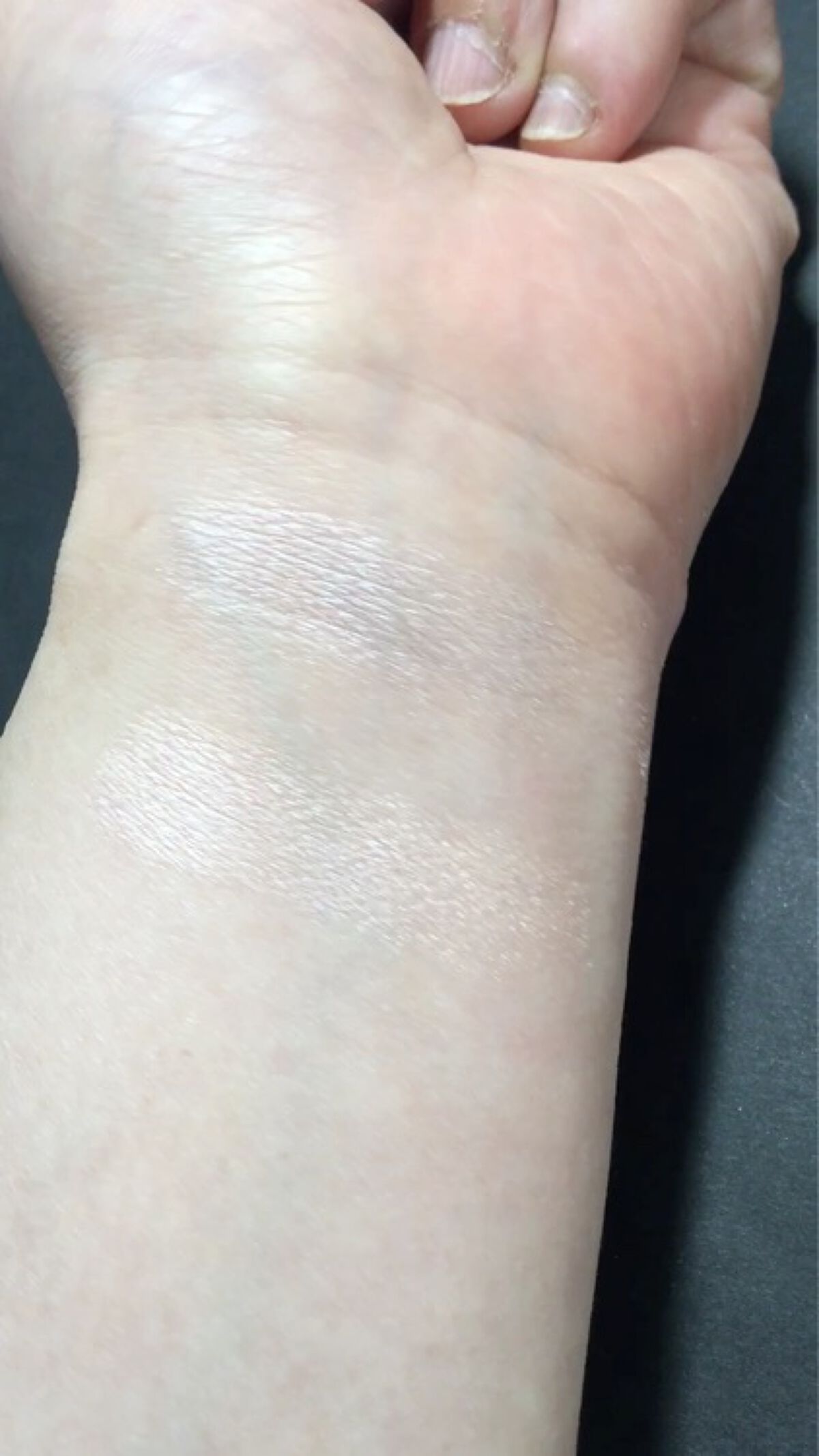 グローイングゴッテスハイライター/SLN/パウダーハイライトの動画クチコミ3つ目