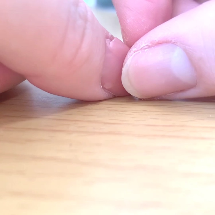 パル ピールオフベースジェル/キャンドゥ/ジェルネイルの動画クチコミ3つ目