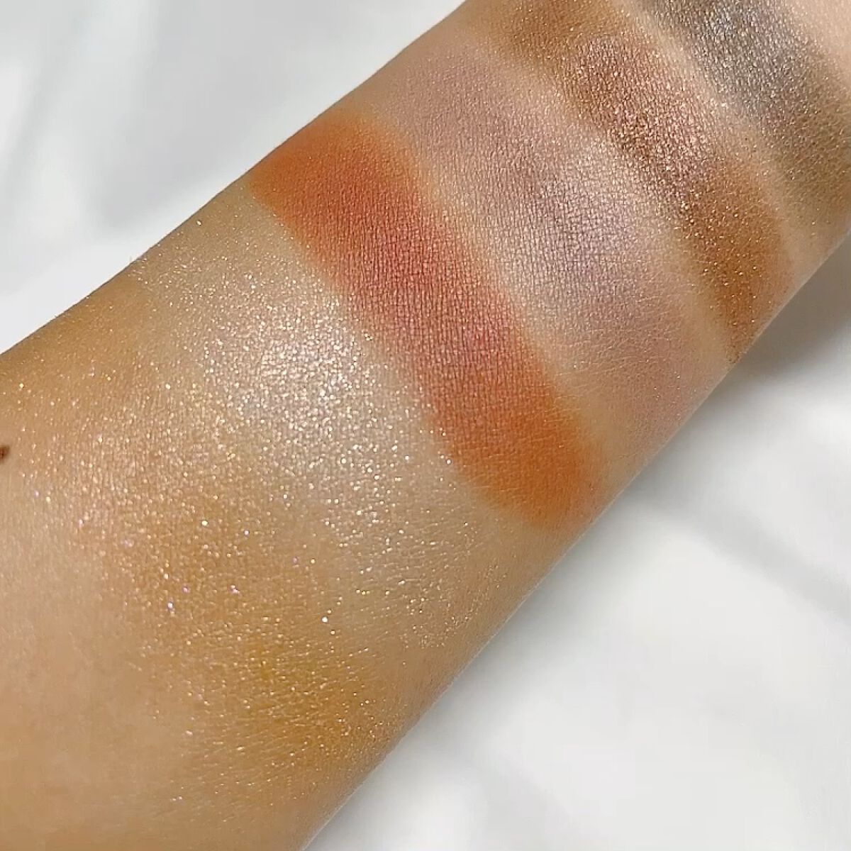 ミネラルクラッシィシャドー2022CF ビタークチュール/エトヴォス/アイシャドウパレットを使ったクチコミ（3枚目）