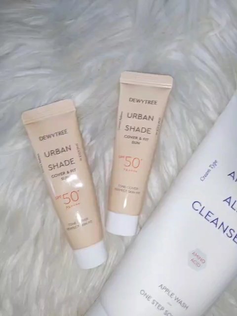アーバンシェード カバーアンドフィット サントーンアップ サンケア/DEWYTREE/日焼け止めローションを使ったクチコミ（2枚目）
