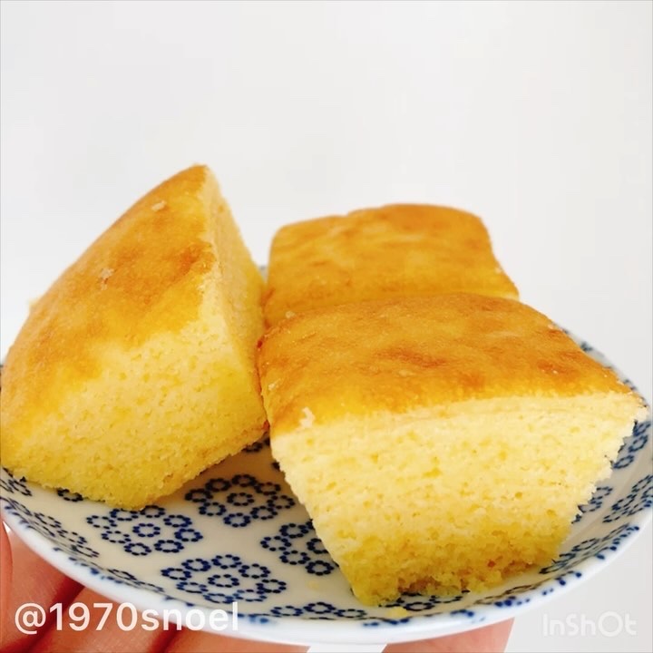 無印良品 バナナバウムのクチコミ「#無印良品 のヨーグルトバウム💕

ヨーグルトは初めて食べたけれど
ほんのり感じる酸味が美味し.....」（2枚目）