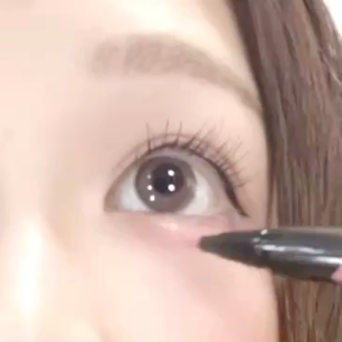 ダブルラインエキスパート(血色陰影カラー)/KATE/リキッドアイライナーの動画クチコミ4つ目