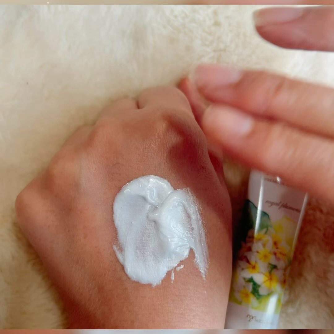 大人のハンドバーム ロイヤルプルメリアの香り/ハリーハリー/ハンドクリームの動画クチコミ5つ目