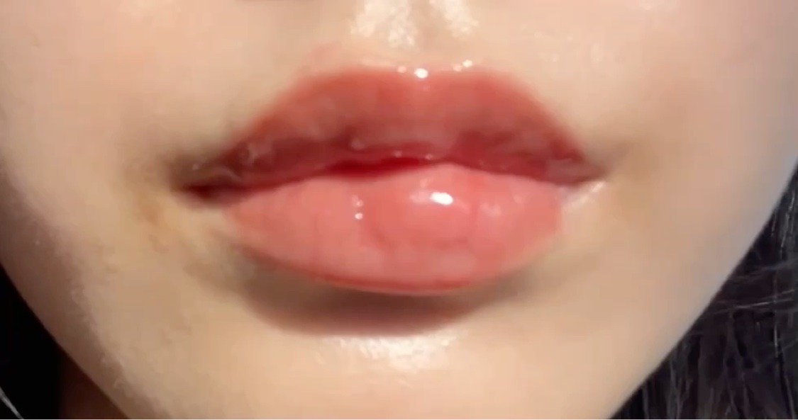 グラスティングメルティングバーム リミテッドエディション/rom&nd/メイクアップキットの動画クチコミ2つ目