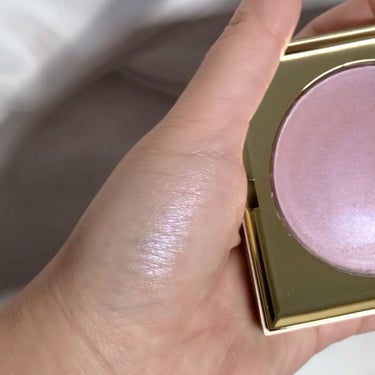 Heaven's Hue highlighter/stila/パウダーハイライトの動画クチコミ5つ目