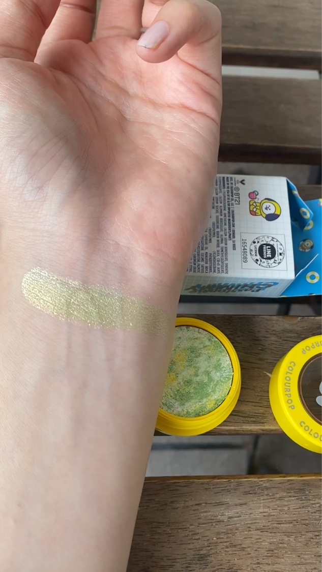  スーパーショックシャドウ/ColourPop/単色アイシャドウの動画クチコミ4つ目