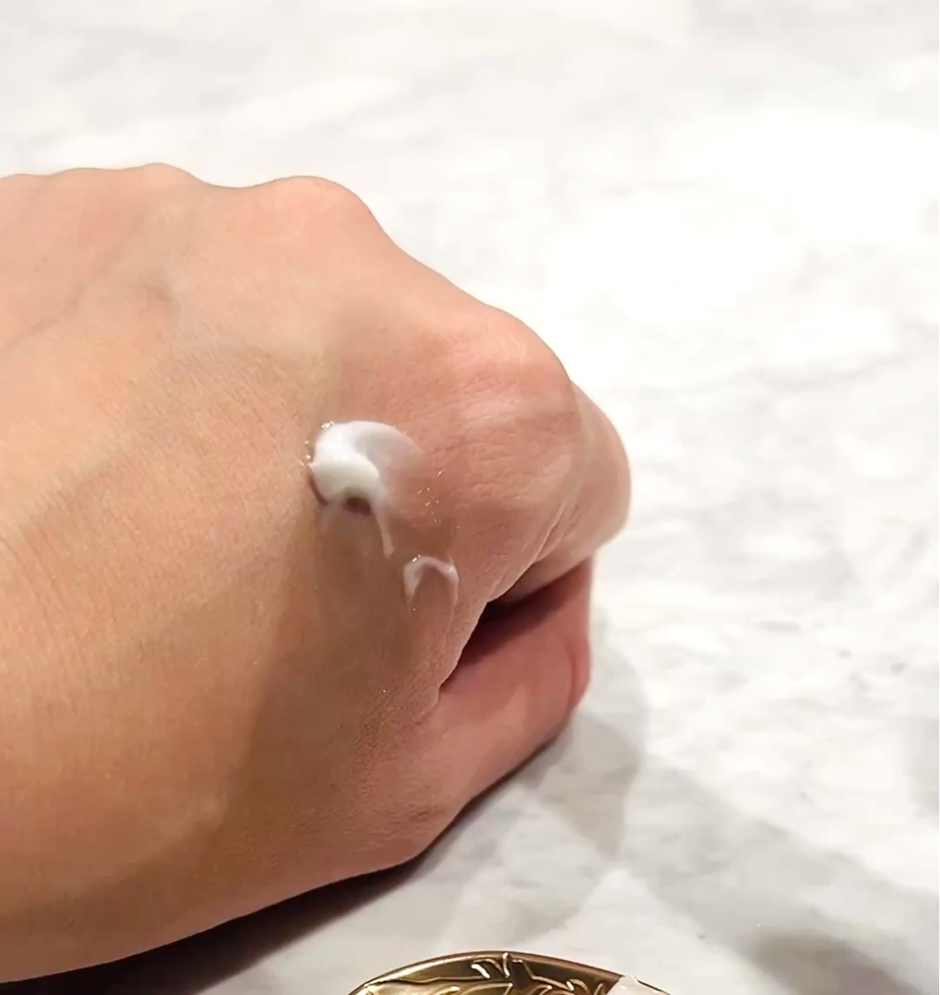 カルテHD モイスチュア フェイス＆ボディクリームのクチコミ「LIPSさんのプレゼントキャンペーンで
カルテHDの保湿クリーム当選しましたので
レビュー.....」（2枚目）