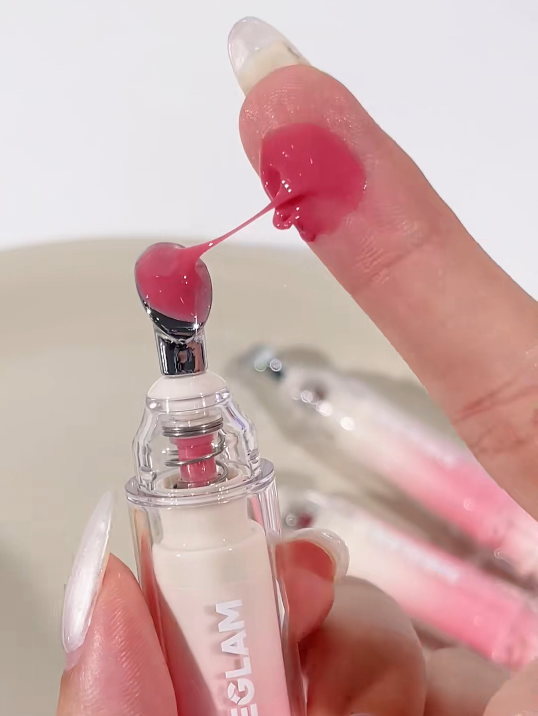 ぷっくりリップが叶う👄

Booster Shine プランピングリップグロスで
ゼリーのようなツヤ感とボリュームをON🍓

SHEGLAMで全色チェックして
ぷるんとボリュームアップした唇をGETしよう💻🔍

#SHEGLAM #