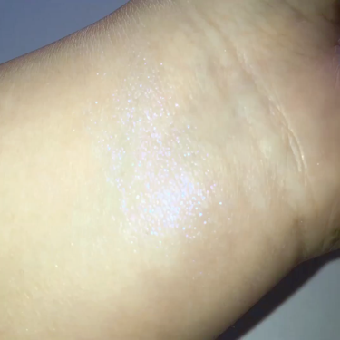  プレストパウダーハイライター/ColourPop/パウダーハイライトの動画クチコミ2つ目