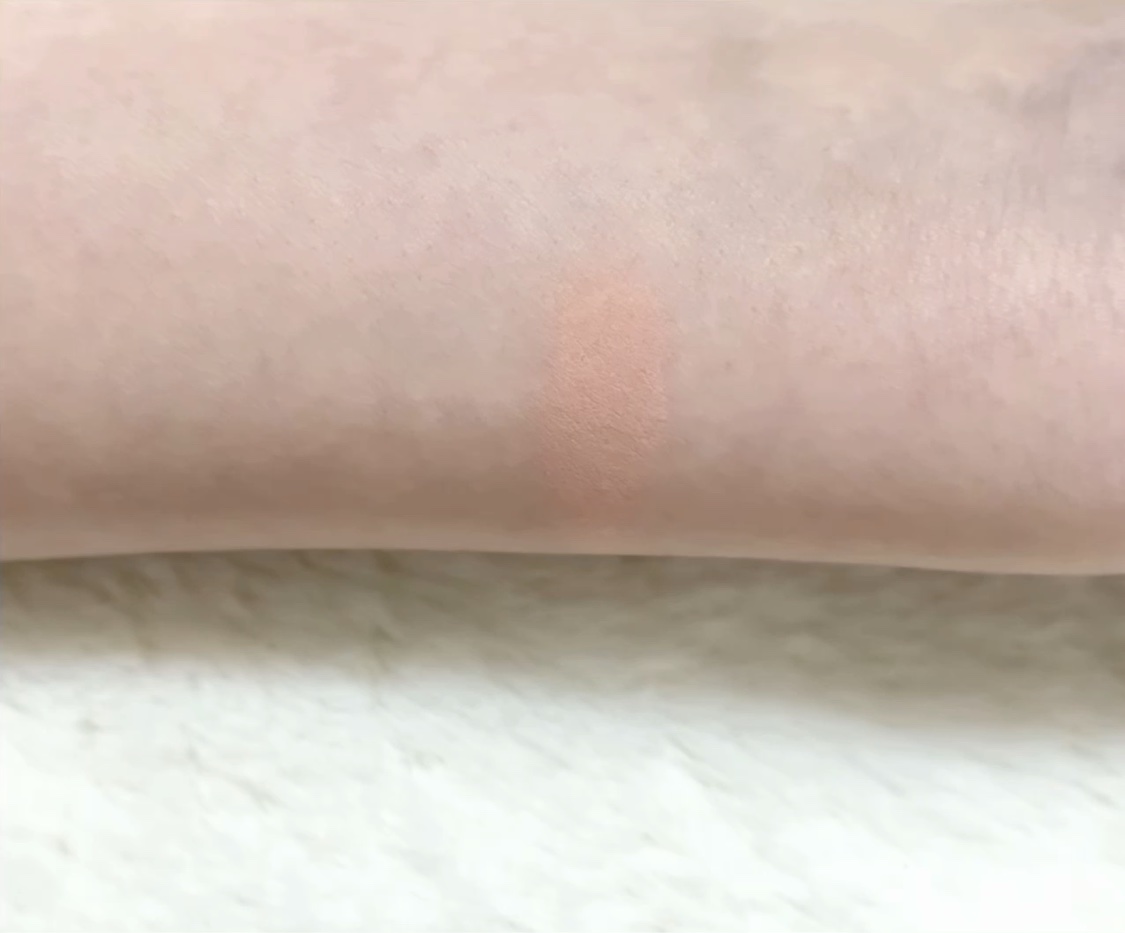 エスツーエンディー ルミナスフェイスチーク /S2ND/パウダーチークの動画クチコミ2つ目