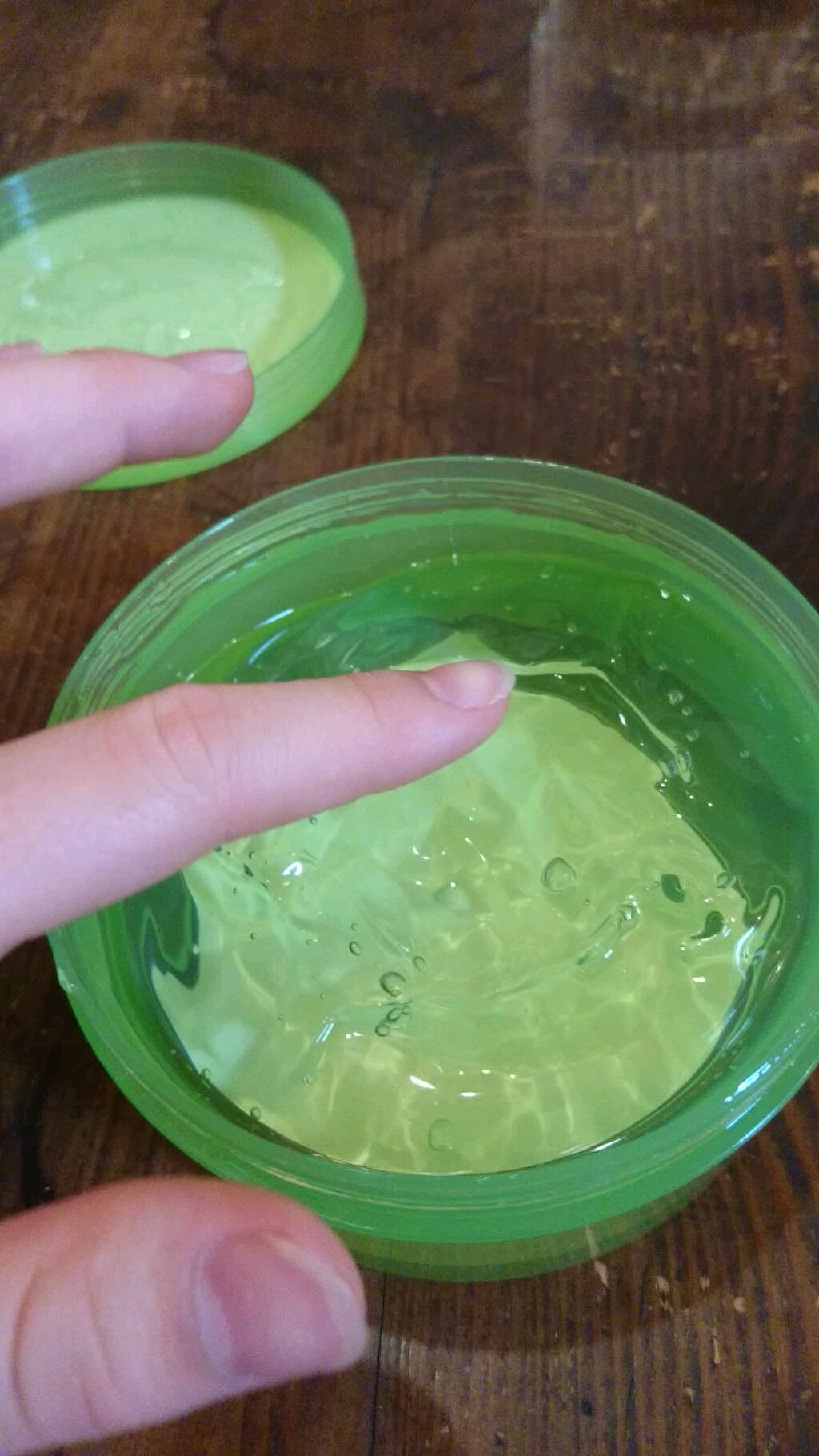 マイルド＆モイスチャーアロエジェル/ネイチャーリパブリック/ボディローションを使ったクチコミ（3枚目）