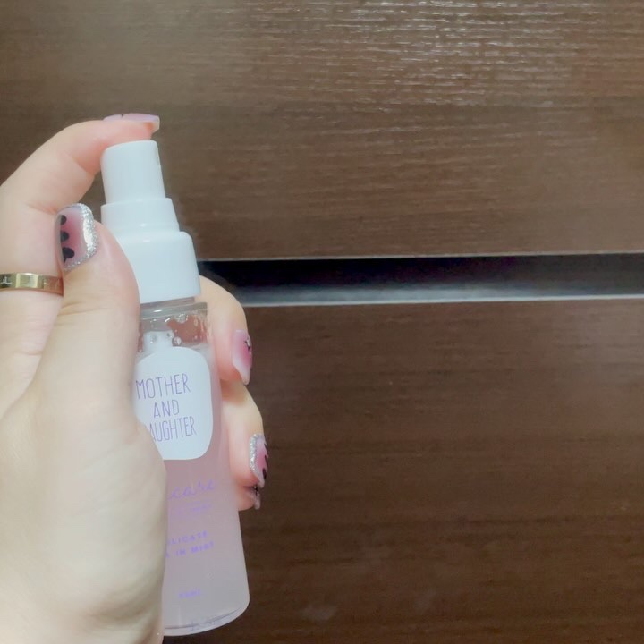 Mother&Daughter マザー＆ドーター デリケートオイルインミストのクチコミ「M&D デリケートオイルインミスト

／
乳酸菌(整肌成分)でうるおす！逆さまでも使える！
触.....」（3枚目）