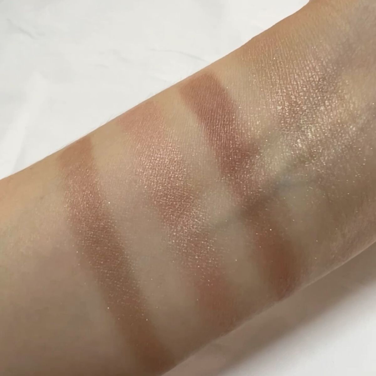 ミネラルクラッシィシャドー/エトヴォス/アイシャドウパレットの動画クチコミ4つ目