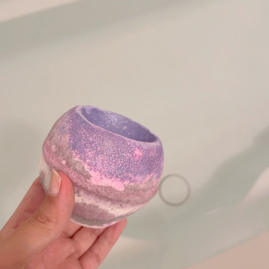 ゴッデス ボム/ラッシュ/炭酸系入浴剤の動画クチコミ3つ目