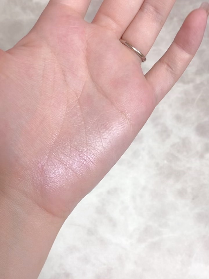 ストロビングフェイスキューブ/TWO SLASH FOUR/ハイライトを使ったクチコミ（3枚目）