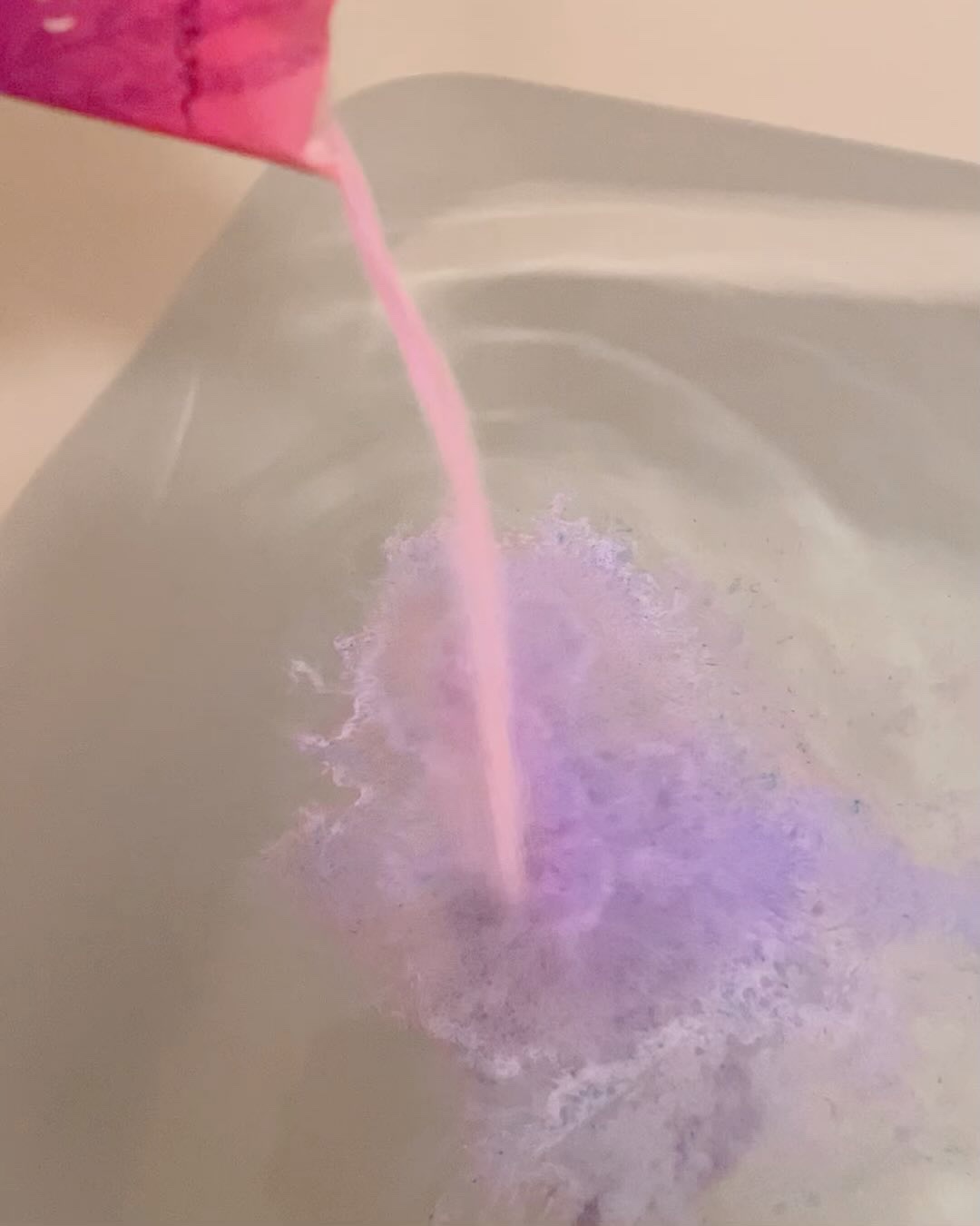 ムーンブレンドアロマ/Fem－Iro/無機塩系入浴剤の動画クチコミ3つ目