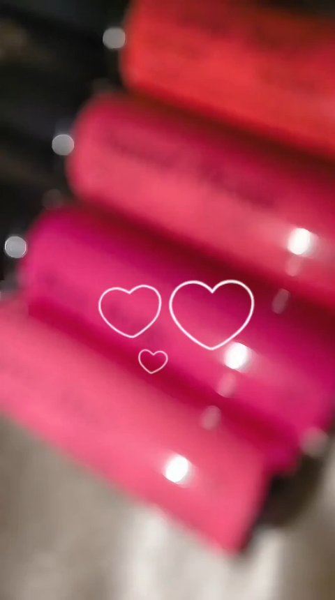 #PR 水彩の色味がそのまま残る💄発色＆色持ち◎グロウティント💗🪽

@sisterann.jp

┈┈┈┈┈┈┈ ❁ ❁ ❁ ┈┈┈┈┈┈┈┈
メルティンググラスリップティント
☑唇のボリューム*を引き出すマリンコラーゲン　
☑透き