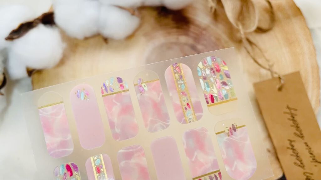 貼るジェルネイル/セリア/ネイルシールの人気ショート動画