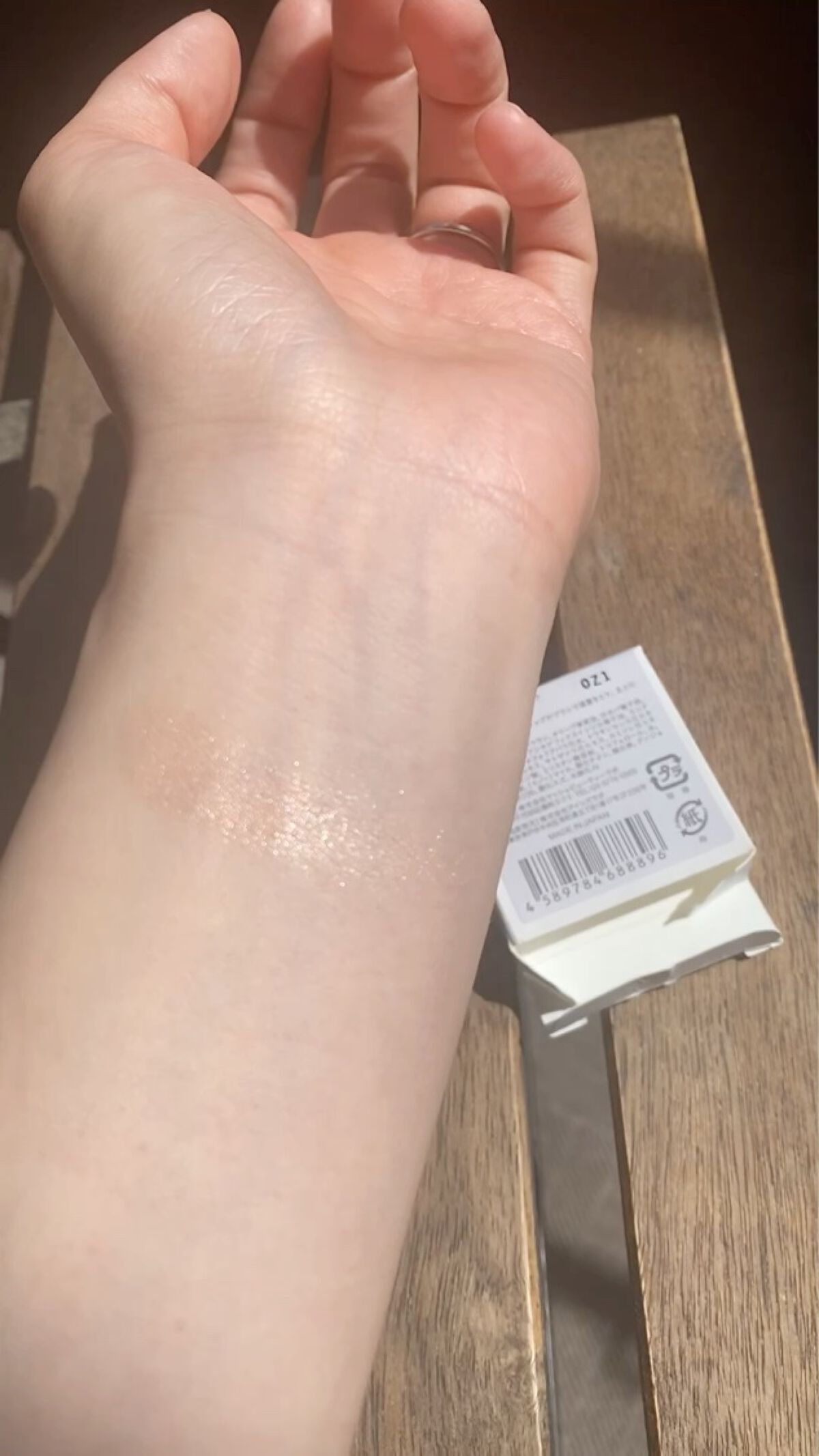 トーン ペタル アイシャドウ/to/one/アイシャドウパレットの動画クチコミ1つ目