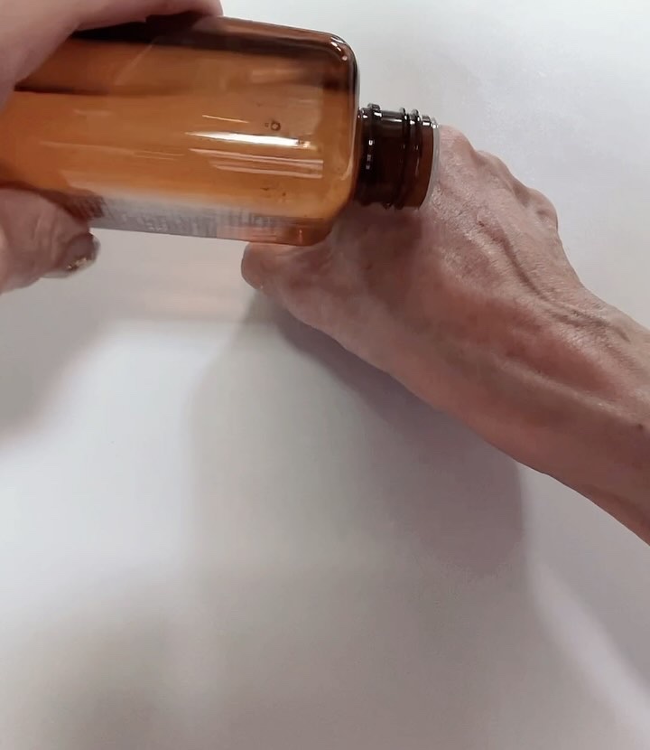 プラチナレーベル　ワンズエッセンスローション（プロポリス&ティーツリー）/プラチナレーベル/化粧水の動画クチコミ1つ目