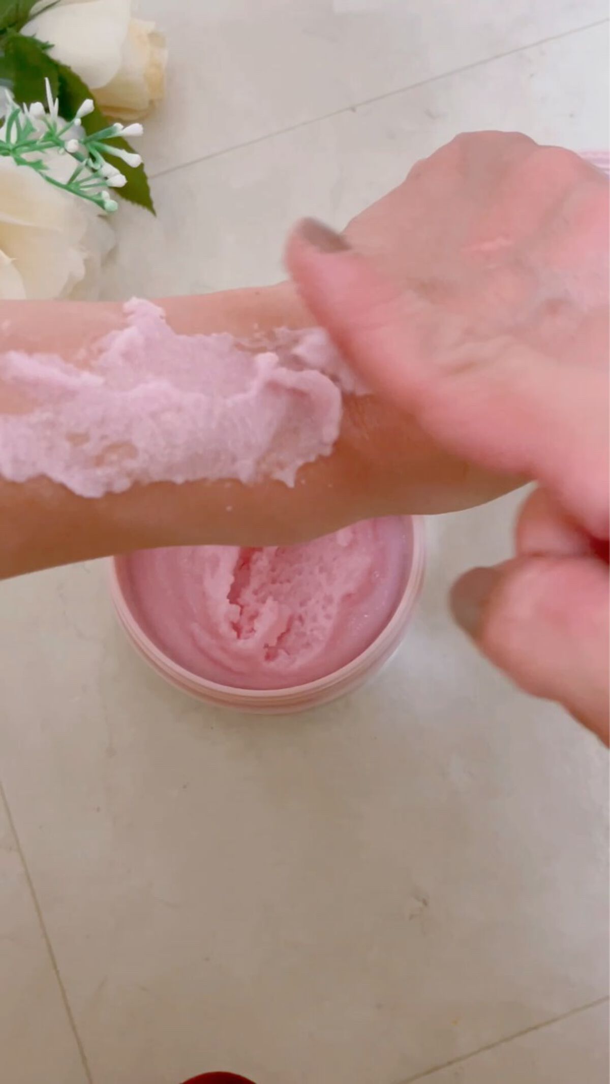 Q+Me スウィート ボム タラソ スクラブ/AGARISM/バストケア・ヒップケアを使ったクチコミ（1枚目）