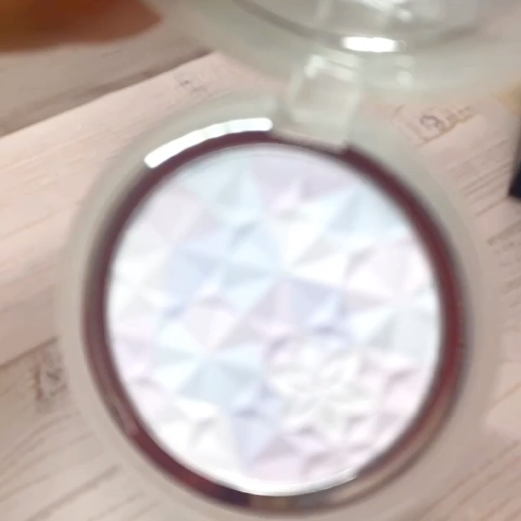 ＡＱ　オーラ リフレクター/DECORTÉ/プレストパウダーを使ったクチコミ（2枚目）