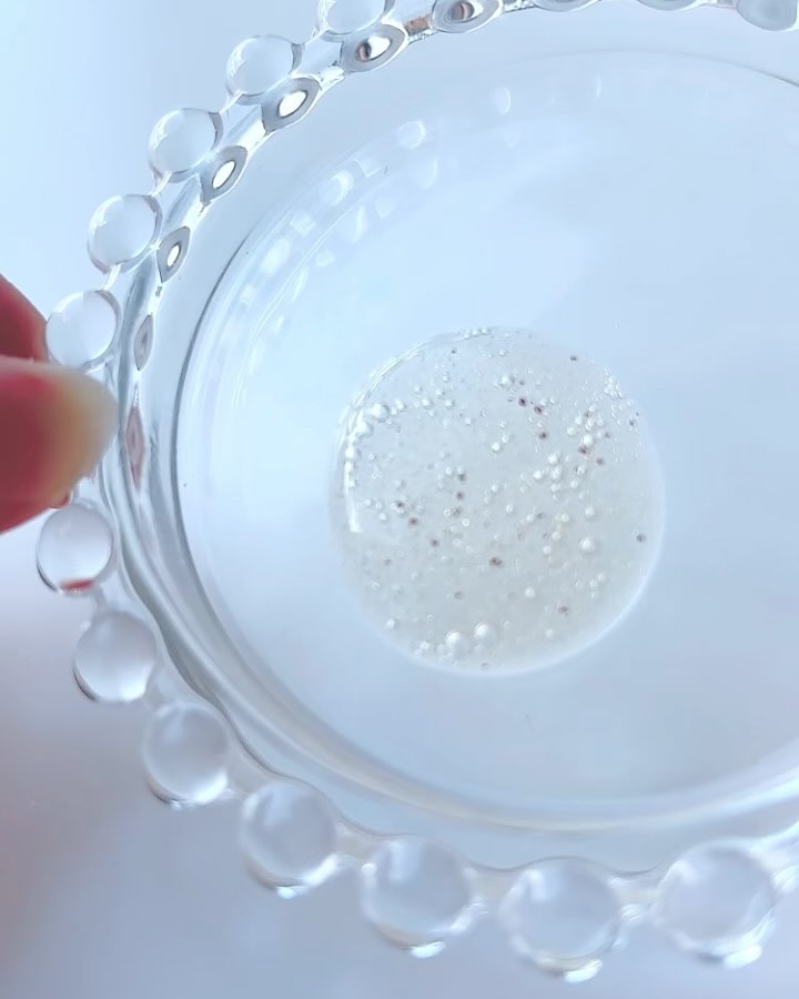 スクラブボディウォッシュ コージーファイヤー シダーウッド/LUV SCENT/ボディスクラブを使ったクチコミ（3枚目）