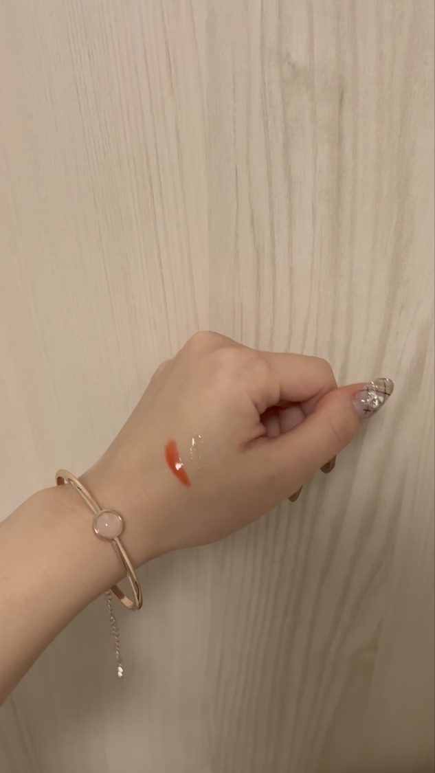 ジューシーベリープランピングリップオイル/TOCOBO/リップグロスを使ったクチコミ（2枚目）