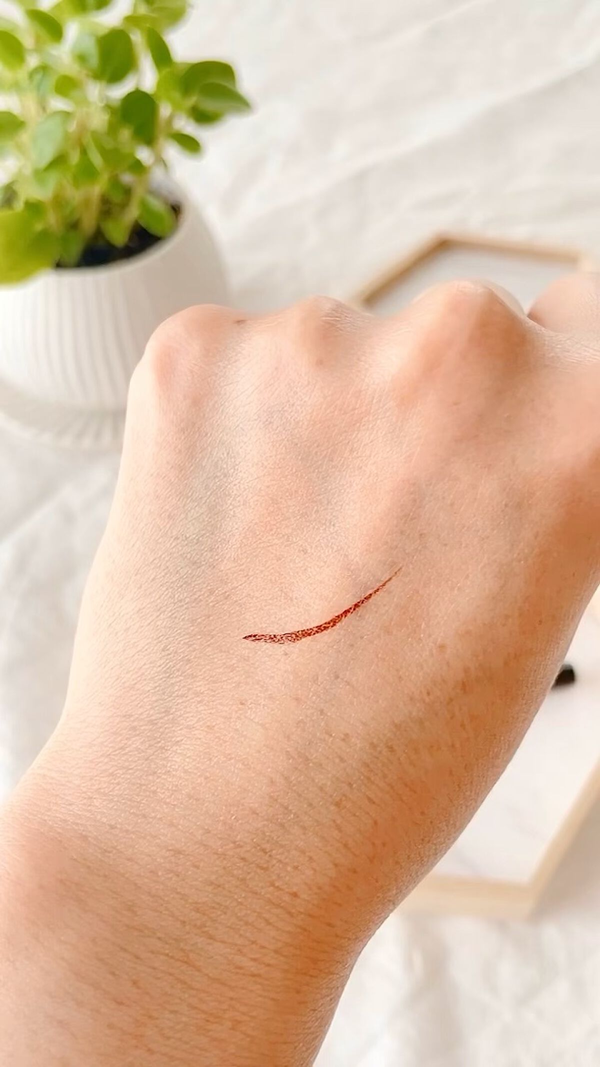 リキッドアイライナー/EyeMinate/リキッドアイライナーの動画クチコミ5つ目