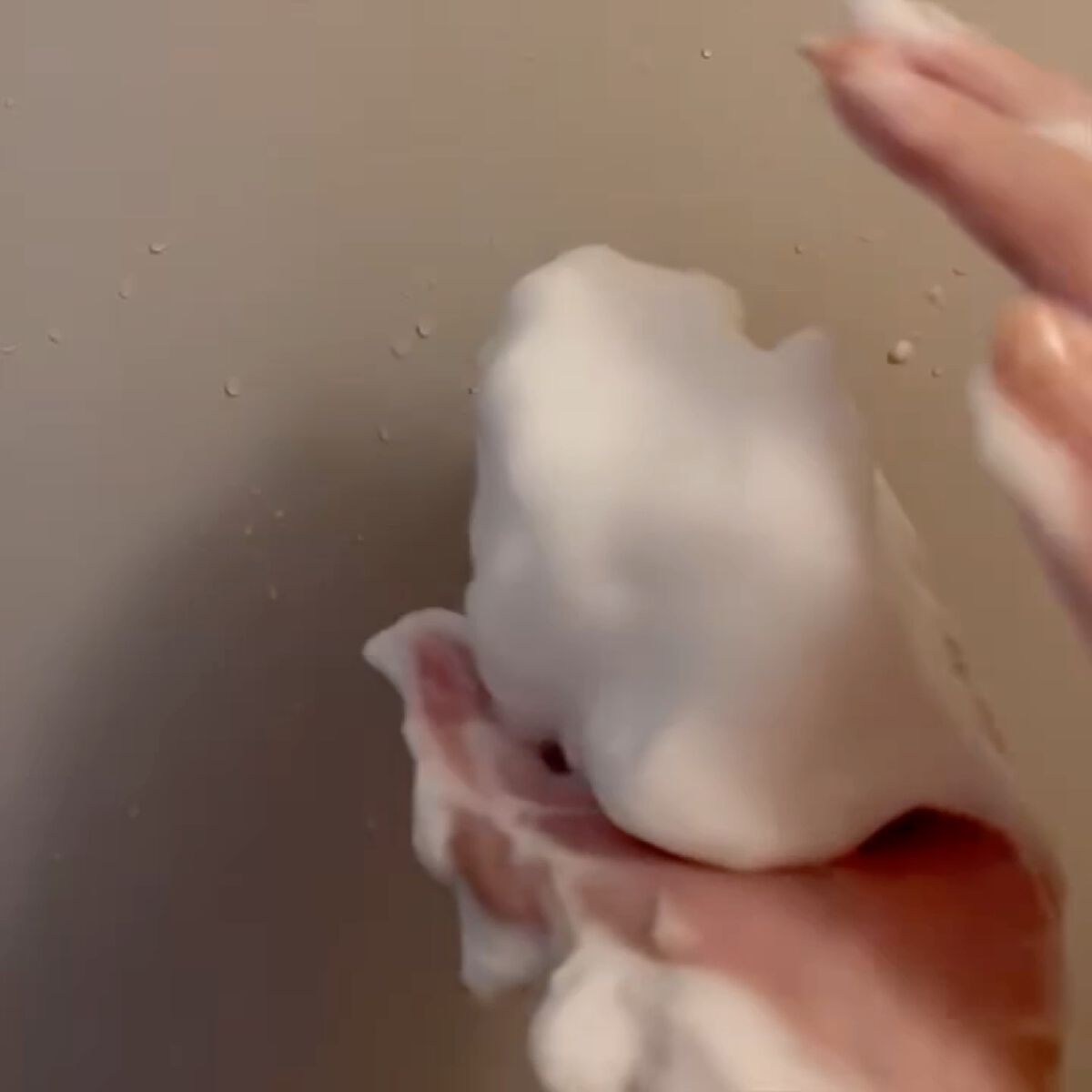 リスキナ 酵素洗顔パウダーMR/ウテナ/洗顔パウダーの動画クチコミ3つ目