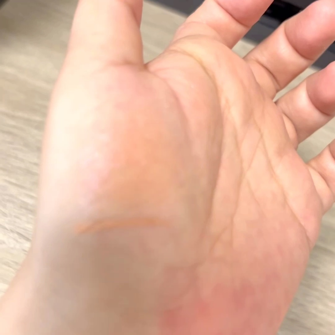 N by ONLY MINERALS ミネラルピグメント/ONLY MINERALS/単色アイシャドウの動画クチコミ2つ目