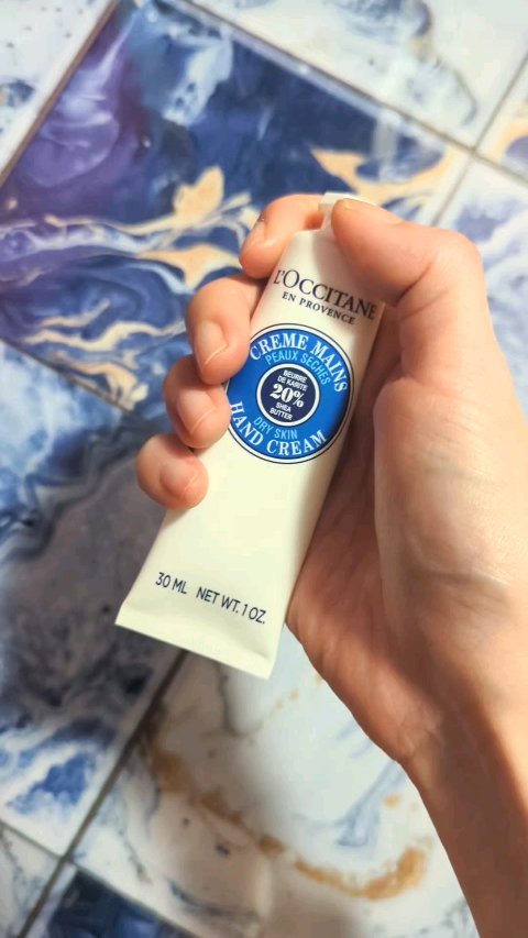 シア ハンドクリーム/L'OCCITANE/ハンドクリームを使ったクチコミ（2枚目）