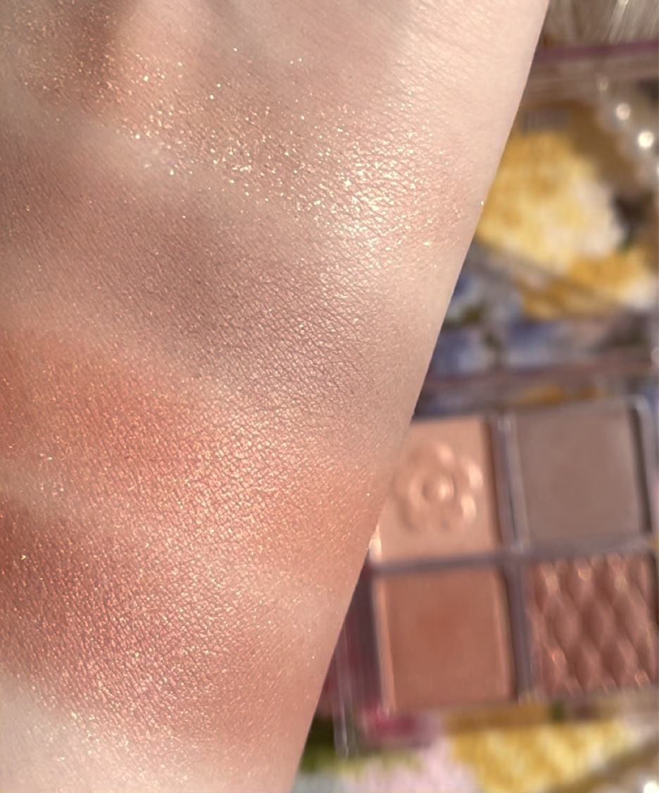 デイジードール アイ ドロー シャドウ/DAISY DOLL by MARY QUANT/アイシャドウパレットの動画クチコミ3つ目