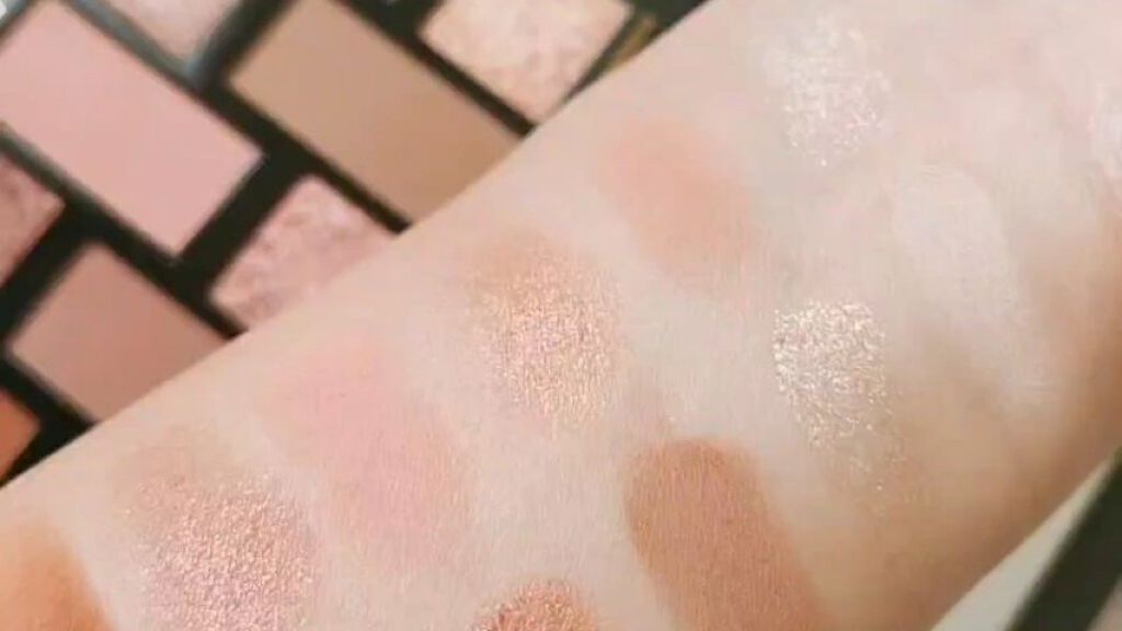 ボーン ディス ウェイ ザ ナチュラル ヌード アイシャドウ パレット/Too Faced/アイシャドウパレットの人気ショート動画