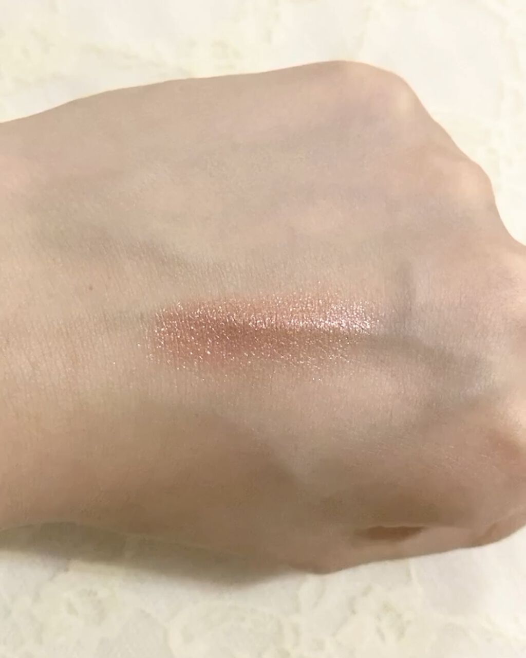 アーバンパールセーション スパークルアイシャドウ/KLAVUU/単色アイシャドウの動画クチコミ1つ目