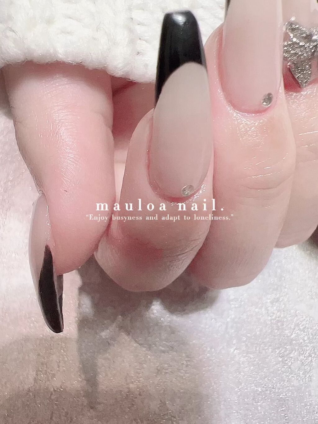 #リボンネイル,#ネイル,#アートネイル,#冬ネイル,#ミラーアートネイル,#リングネイル,#ヌーディーネイル,#マグネットネイル,#ミラーネイル,#手書きアートネイル,#ハートネイル,#パーツネイル,#キラキラネイル,#黒フレンチネイル,#春ネイル,#天王寺ネイルのネイルデザイン