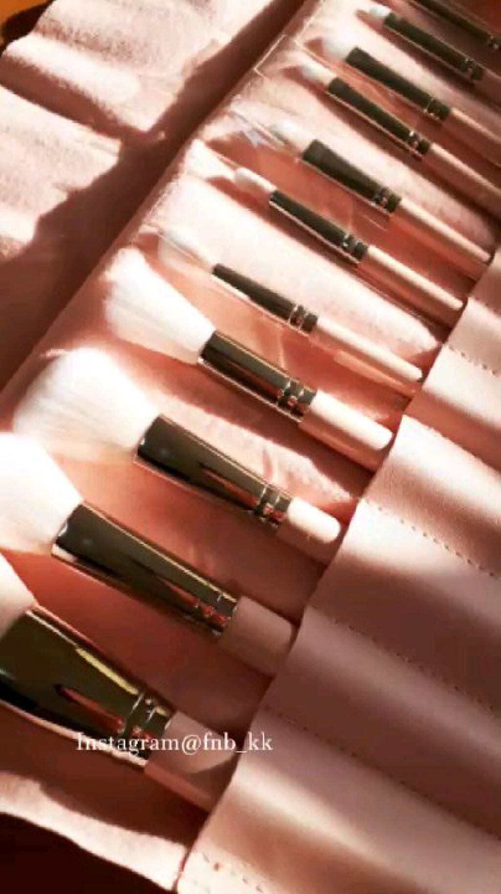 ブラシ/ColourPop/メイクブラシの動画クチコミ1つ目