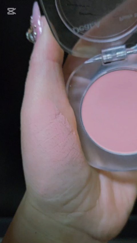 フラッフィーブラッシュ/Dear.A/パウダーチークの人気ショート動画