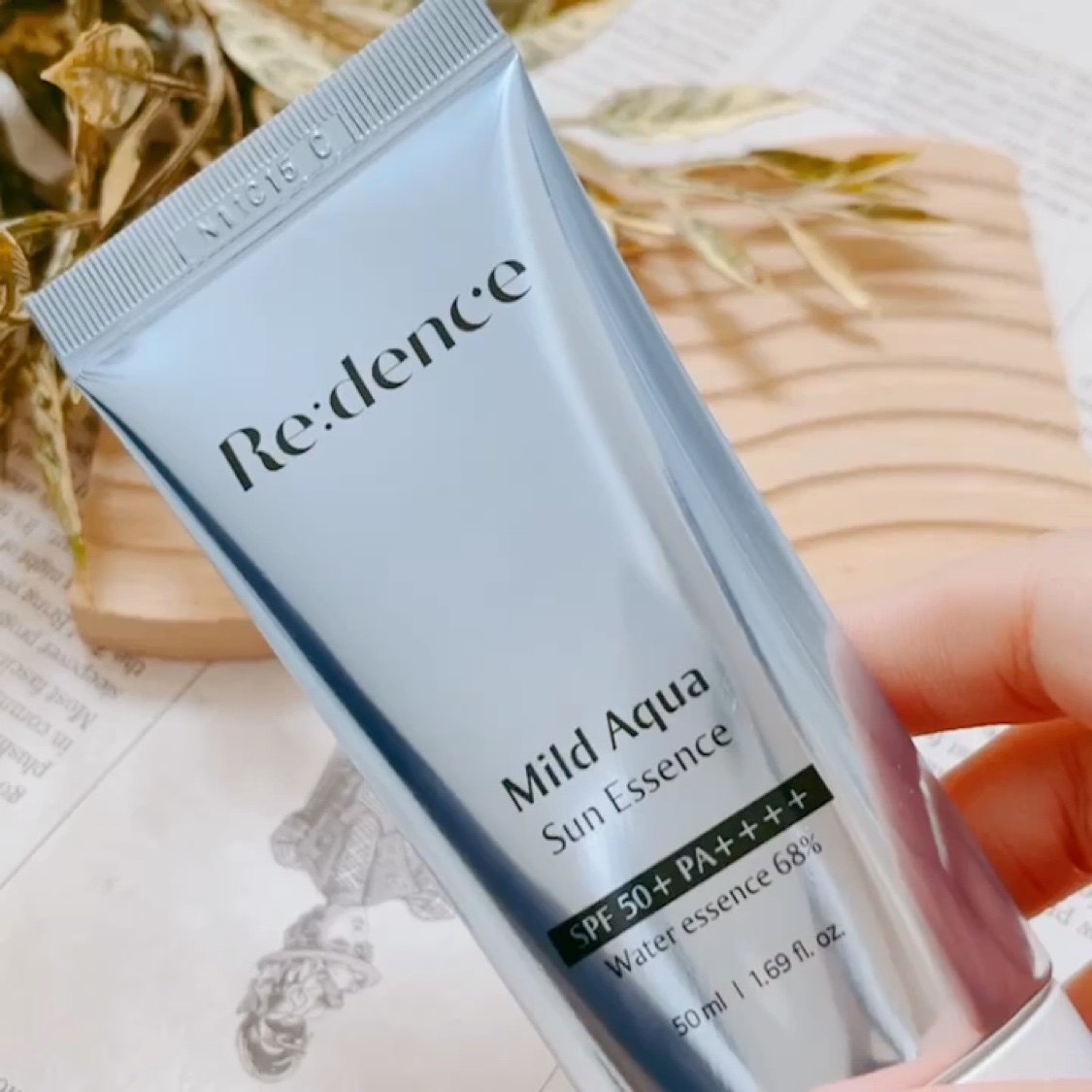 マイルドアクアUVエッセンス/redence/日焼け止めローションの動画クチコミ1つ目