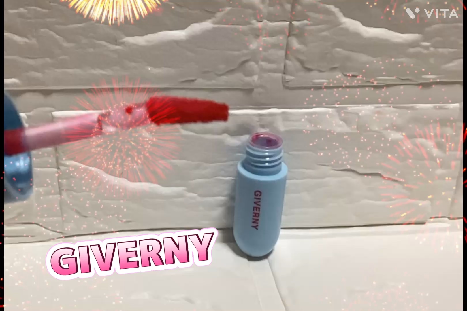 ひと塗りで“染まるようなチェリーレッド”、透けツヤ仕上げ

GIVERNY（ジヴェルニー）の「Fluffy Sheer tint」07チリングチェリー🍒

	1.	軽やかでふんわりとしたテクスチャー
	•	“ふわっと”した質感で、唇にのせ