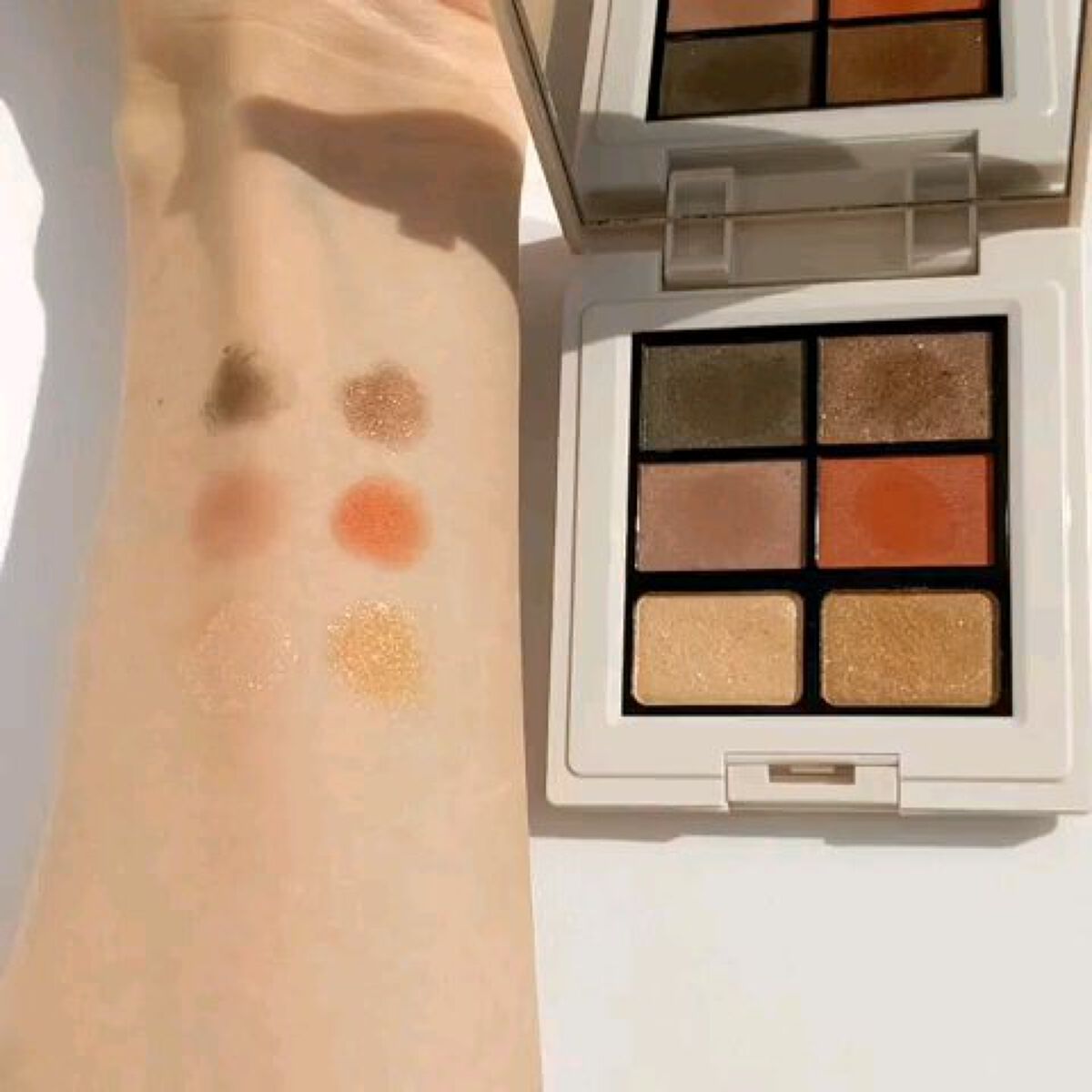 ミネラルクラッシィシャドー2022CF ビタークチュール/エトヴォス/アイシャドウパレットを使ったクチコミ（3枚目）