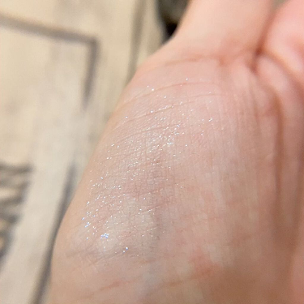 MAKE UP FOR EVER ダイアモンド パウダーのクチコミ「
こちらは、メイクアップフォーエバーの
ダイアモンド パウダーです🎉🎉

この煌めきやばくない.....」（2枚目）