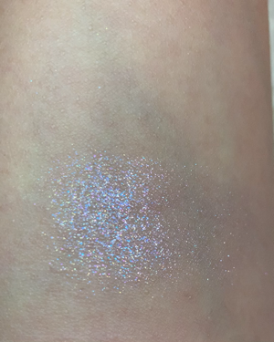 クチュール ホログラム パウダー/YVES SAINT LAURENT BEAUTE/ボディパウダーの動画クチコミ1つ目