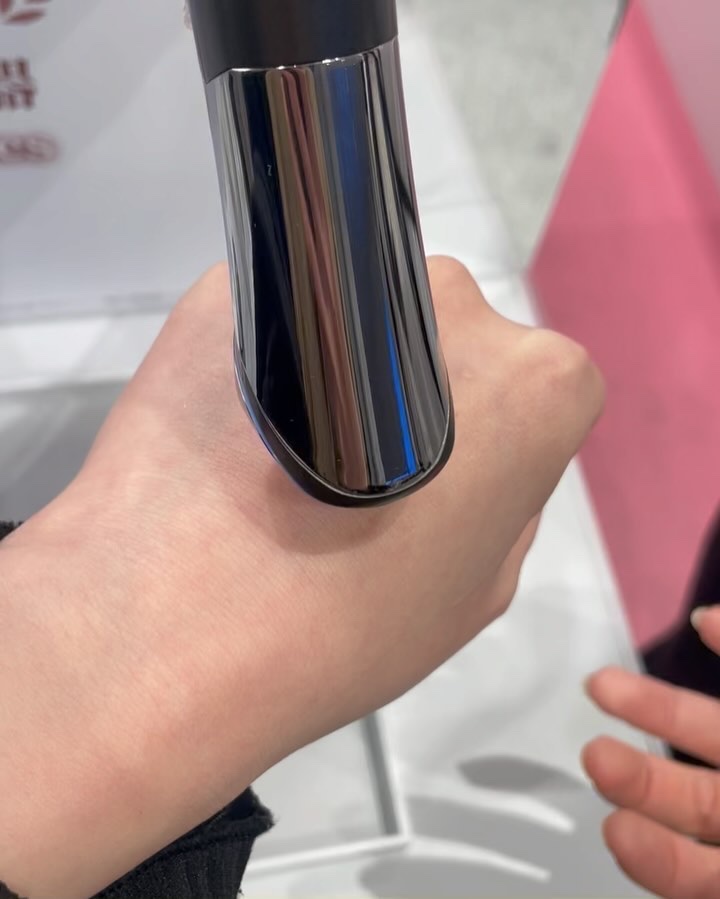 エージーアール/MEDICUBE/美顔器・マッサージの動画クチコミ3つ目