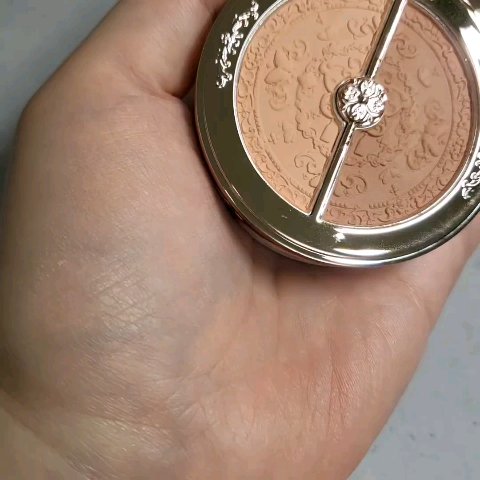 胡蝶雲肩ブラッシュデュオ＜チークカラー＞  /FlowerKnows/パウダーチークの動画クチコミ3つ目